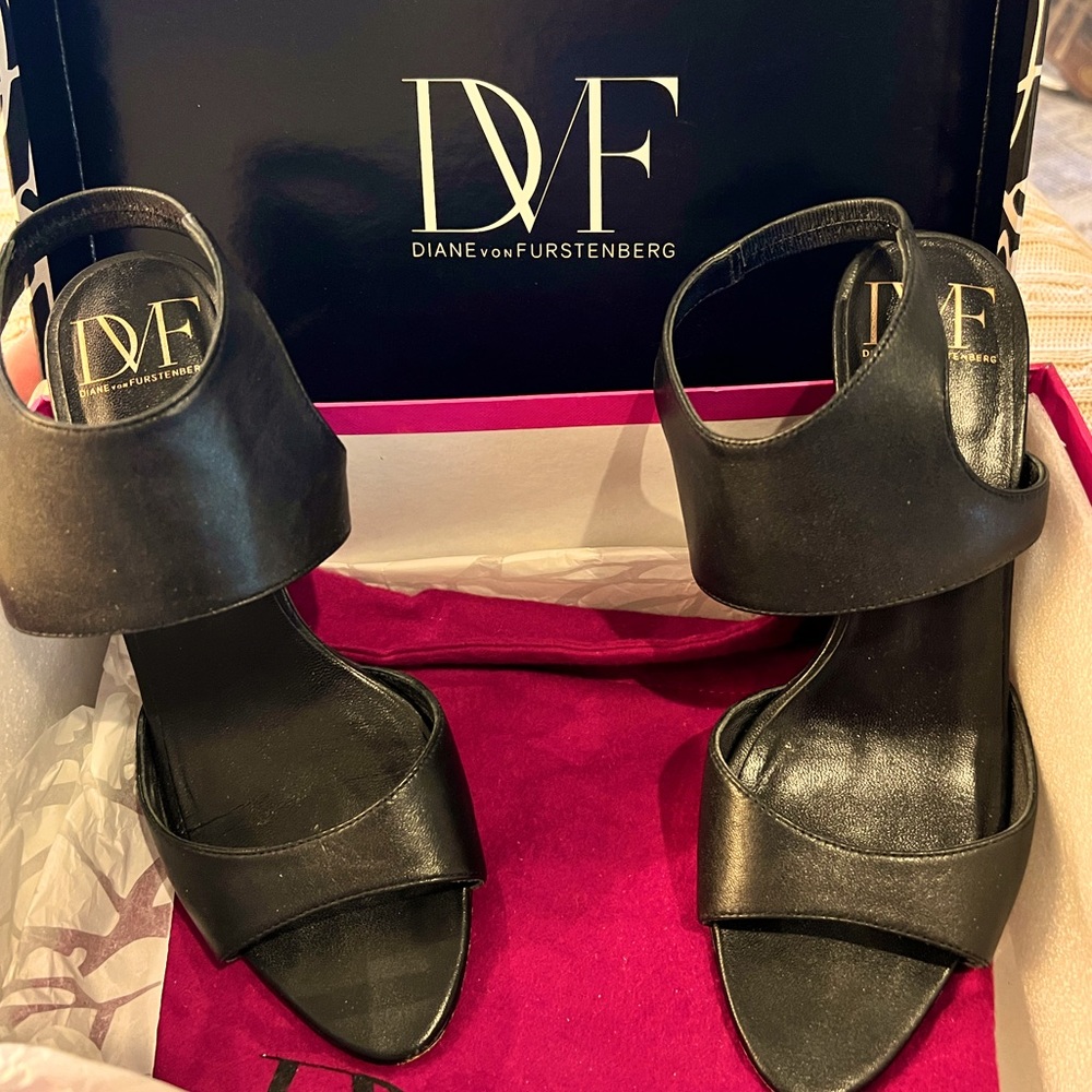 Diane von Furstenberg 🖤😍 Nissa Black Leather - size 7.5- excellent condition